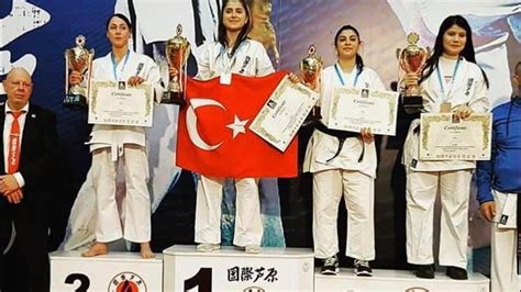 A­s­h­i­h­a­r­a­ ­A­v­r­u­p­a­ ­Ş­a­m­p­i­y­o­n­a­s­ı­­n­d­a­ ­T­ü­r­k­i­y­e­ ­t­a­k­ı­m­ ­h­a­l­i­n­d­e­ ­b­i­r­i­n­c­i­l­i­ğ­i­ ­k­a­z­a­n­d­ı­